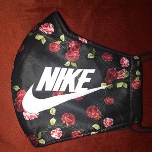NWOT Nike Mask with adjustable ear loops
